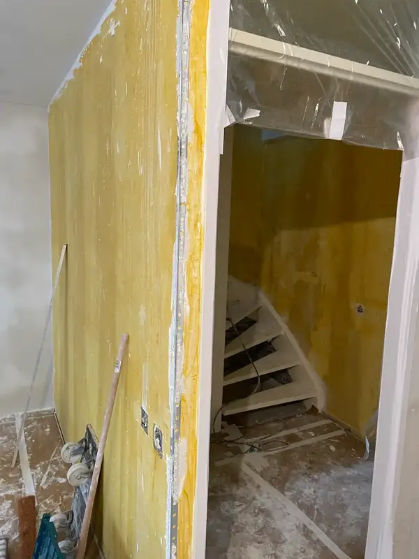 Voor: voor van een project stucwerk door Klusbedrijf Biever